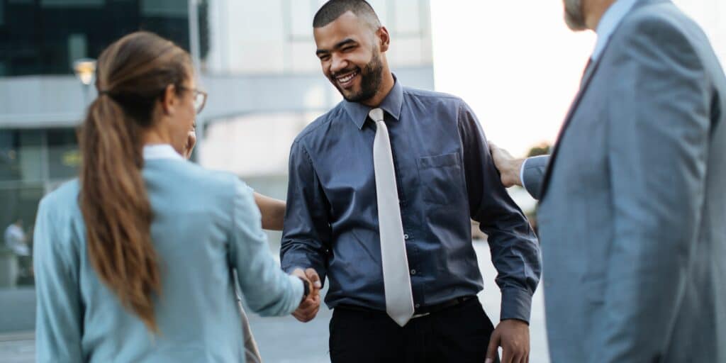 Start a conversation with a stranger - Greet and Introduce yourself